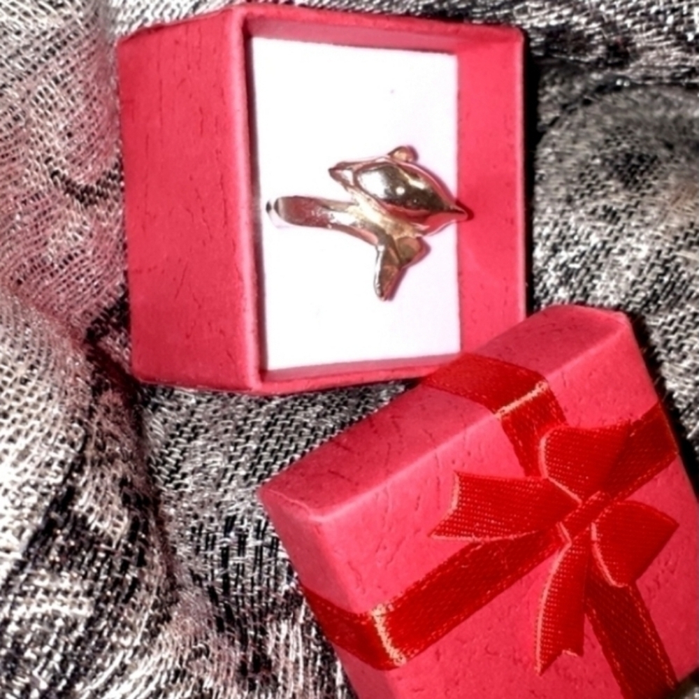 DOLPHIN Ring: sz 6 (& 5 gms. of Heavy STERLING!!  SOLID, not hollow nor plated)